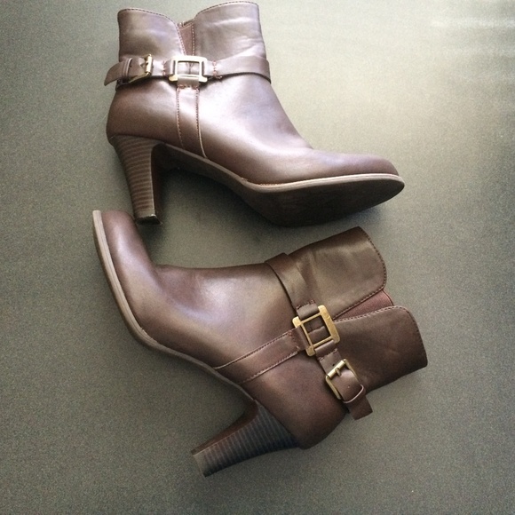 Pesaro Shoes - Pesaro Brown Buckle Detail Lena Boots
